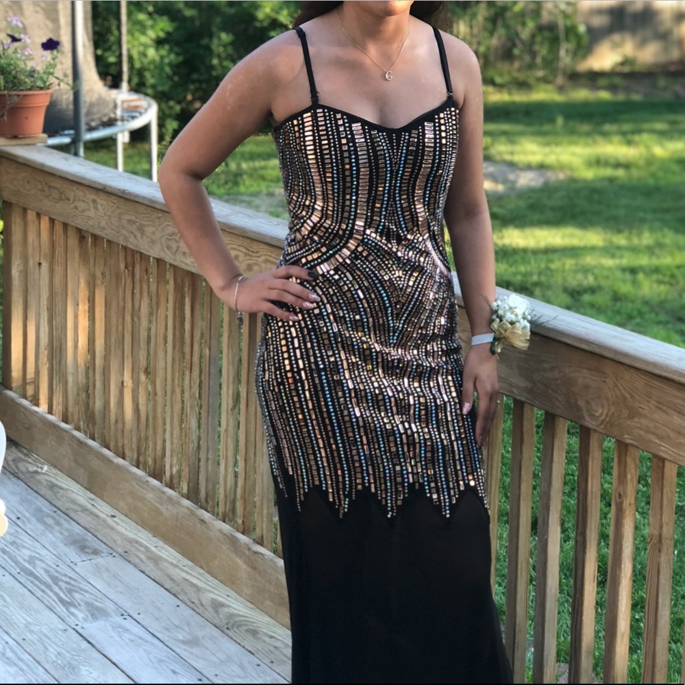 Two prom dresses!💓🖤